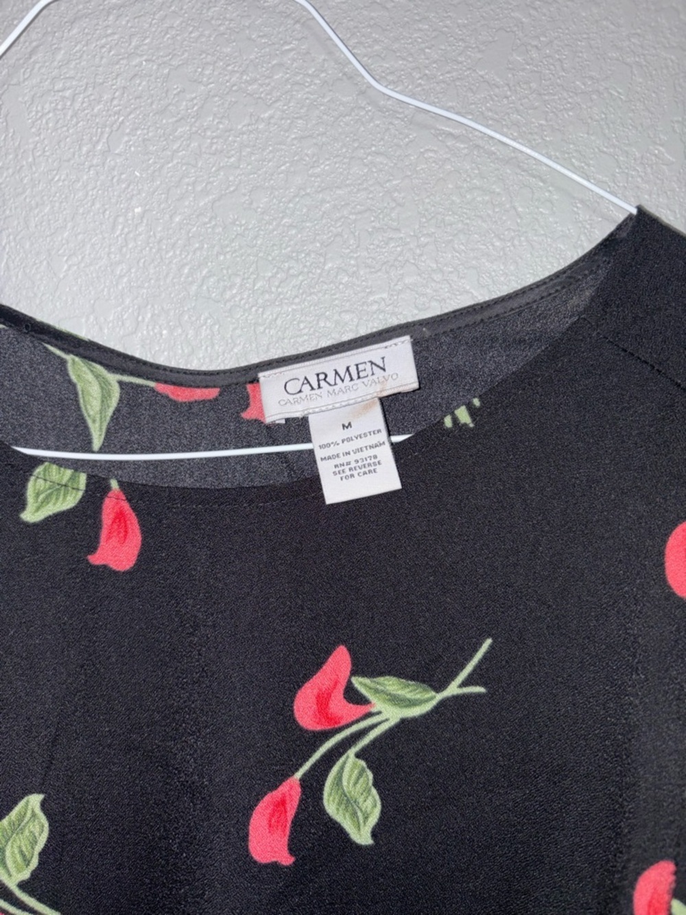 Carmen Marc Valvo Black Bell-Sleeve Top with Coral Floral Print - Picture 2 of 3